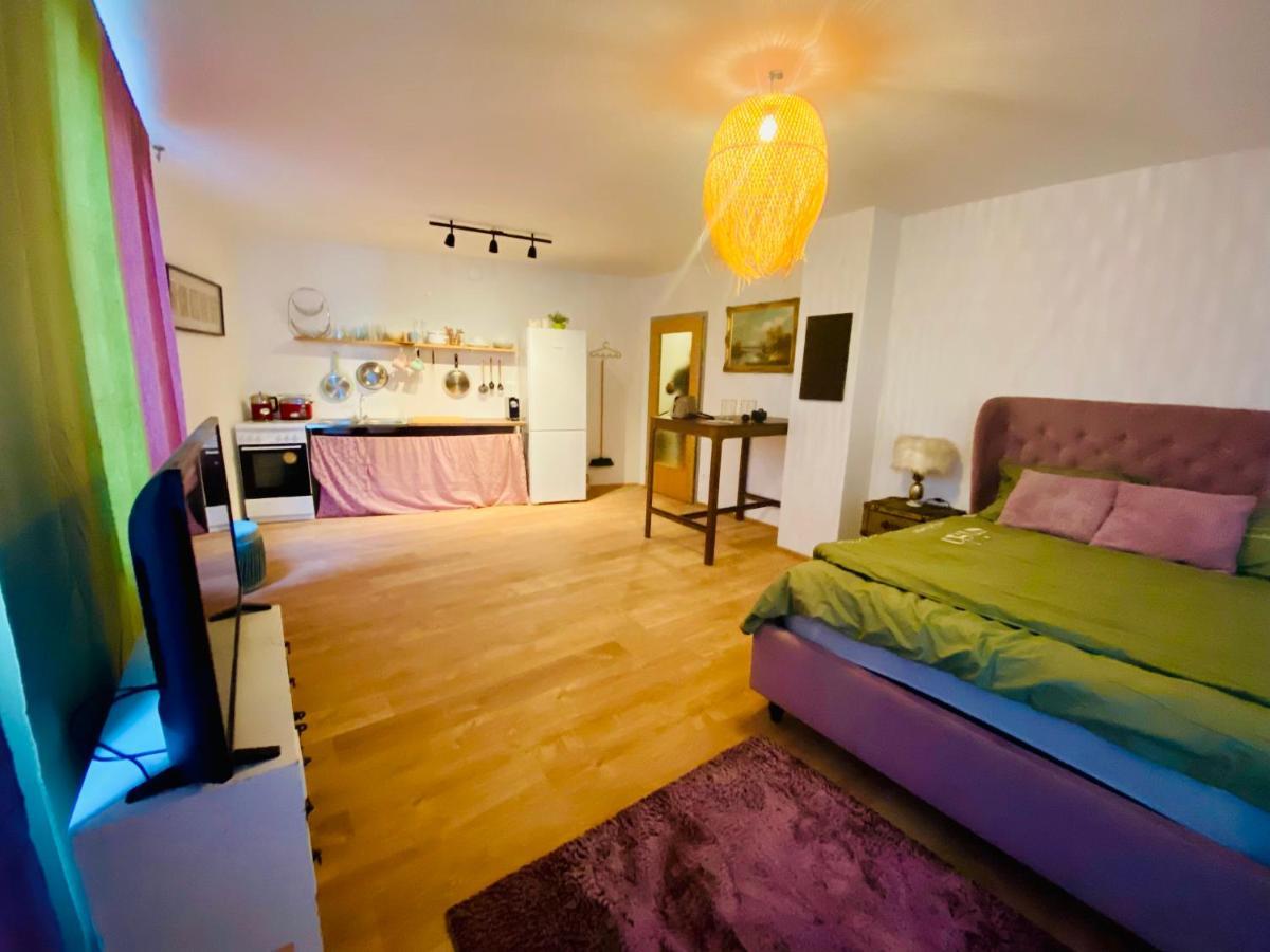 Cozy & Charming City Apartment Вена Экстерьер фото