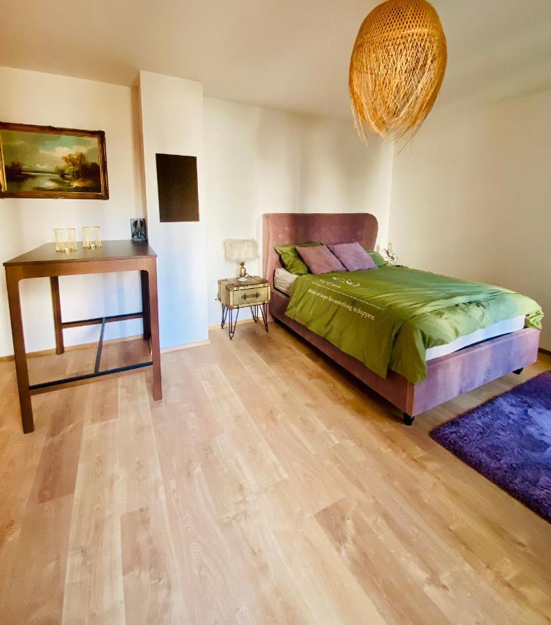 Cozy & Charming City Apartment Вена Экстерьер фото